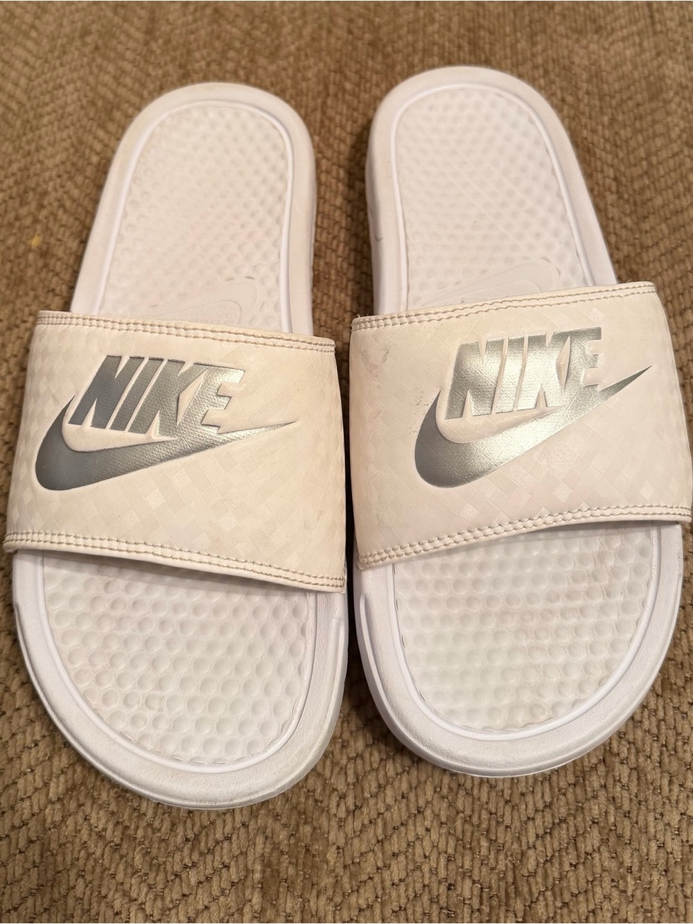 Nike White Slides, Women’s 8, Men’s 7